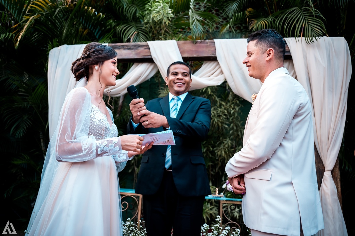 Wedding Casamento Buffet Making Off Decoração Cerimonialista Fotógrafo Vestido Noiva Noivo Camila Hoffmann Cerimonial Elimeire Assessoria de Evento Dani Vidal Vila Nova La Belle Maison Lena Buffet Casarão Penedo Diva Buffet Buquê Resende Penedo Itatiaia