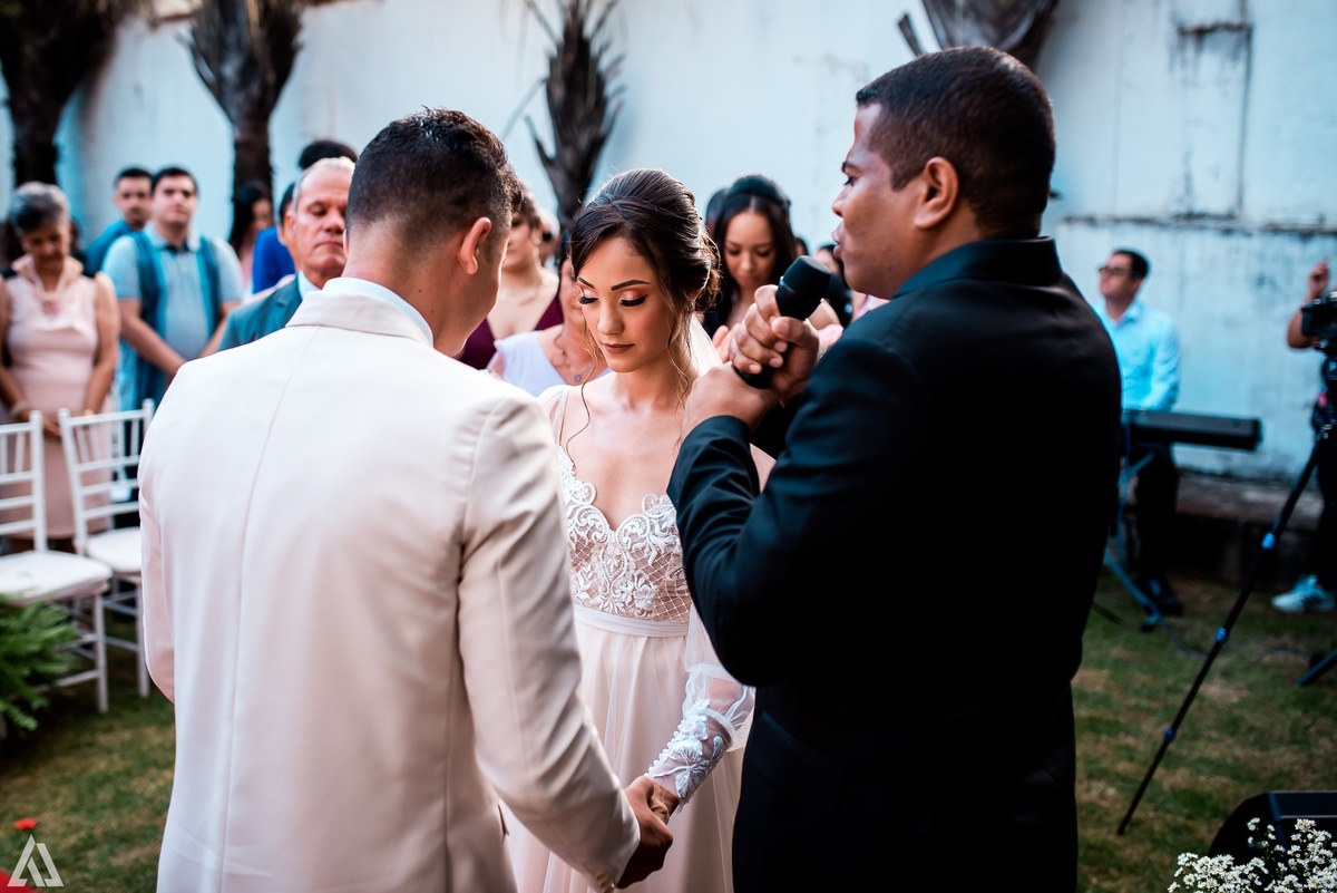 Wedding Casamento Buffet Making Off Decoração Cerimonialista Fotógrafo Vestido Noiva Noivo Camila Hoffmann Cerimonial Elimeire Assessoria de Evento Dani Vidal Vila Nova La Belle Maison Lena Buffet Casarão Penedo Diva Buffet Buquê Resende Penedo Itatiaia