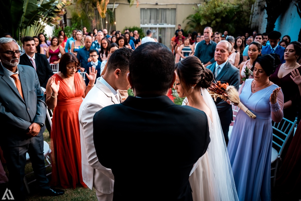 Wedding Casamento Buffet Making Off Decoração Cerimonialista Fotógrafo Vestido Noiva Noivo Camila Hoffmann Cerimonial Elimeire Assessoria de Evento Dani Vidal Vila Nova La Belle Maison Lena Buffet Casarão Penedo Diva Buffet Buquê Resende Penedo Itatiaia