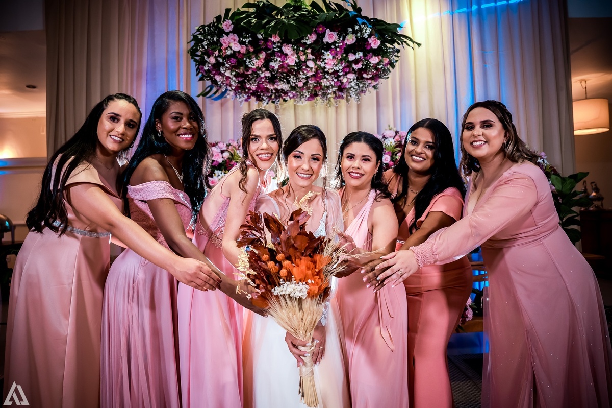 Wedding Casamento Buffet Making Off Decoração Cerimonialista Fotógrafo Vestido Noiva Noivo Camila Hoffmann Cerimonial Elimeire Assessoria de Evento Dani Vidal Vila Nova La Belle Maison Lena Buffet Casarão Penedo Diva Buffet Buquê Resende Penedo Itatiaia