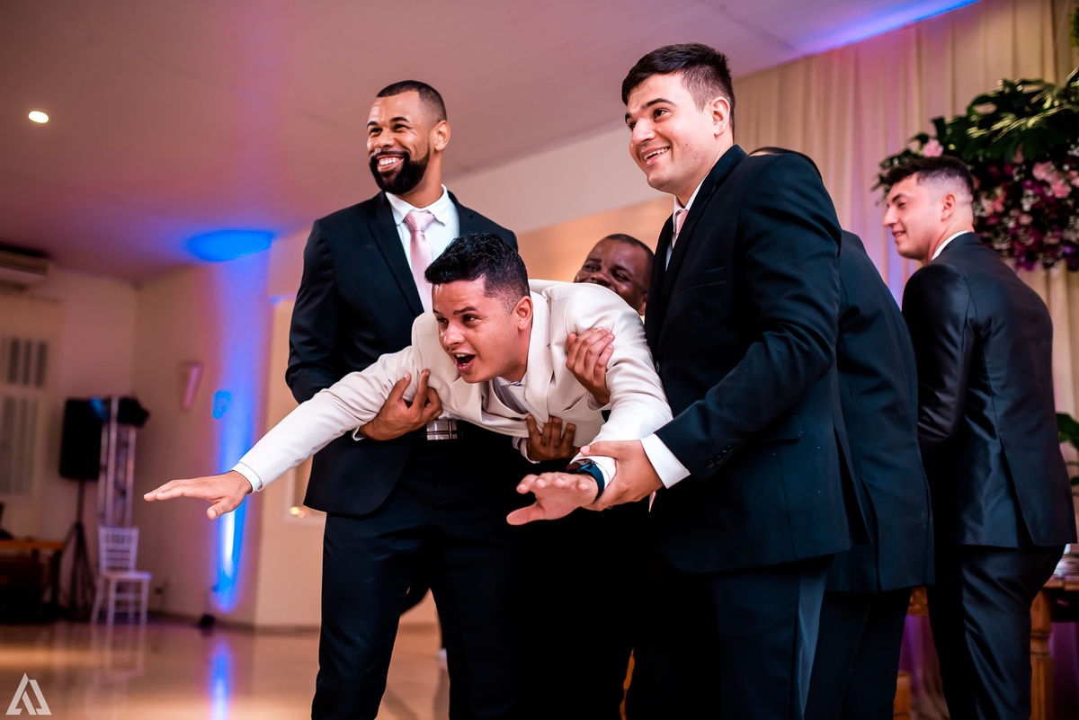 Wedding Casamento Buffet Making Off Decoração Cerimonialista Fotógrafo Vestido Noiva Noivo Camila Hoffmann Cerimonial Elimeire Assessoria de Evento Dani Vidal Vila Nova La Belle Maison Lena Buffet Casarão Penedo Diva Buffet Buquê Resende Penedo Itatiaia