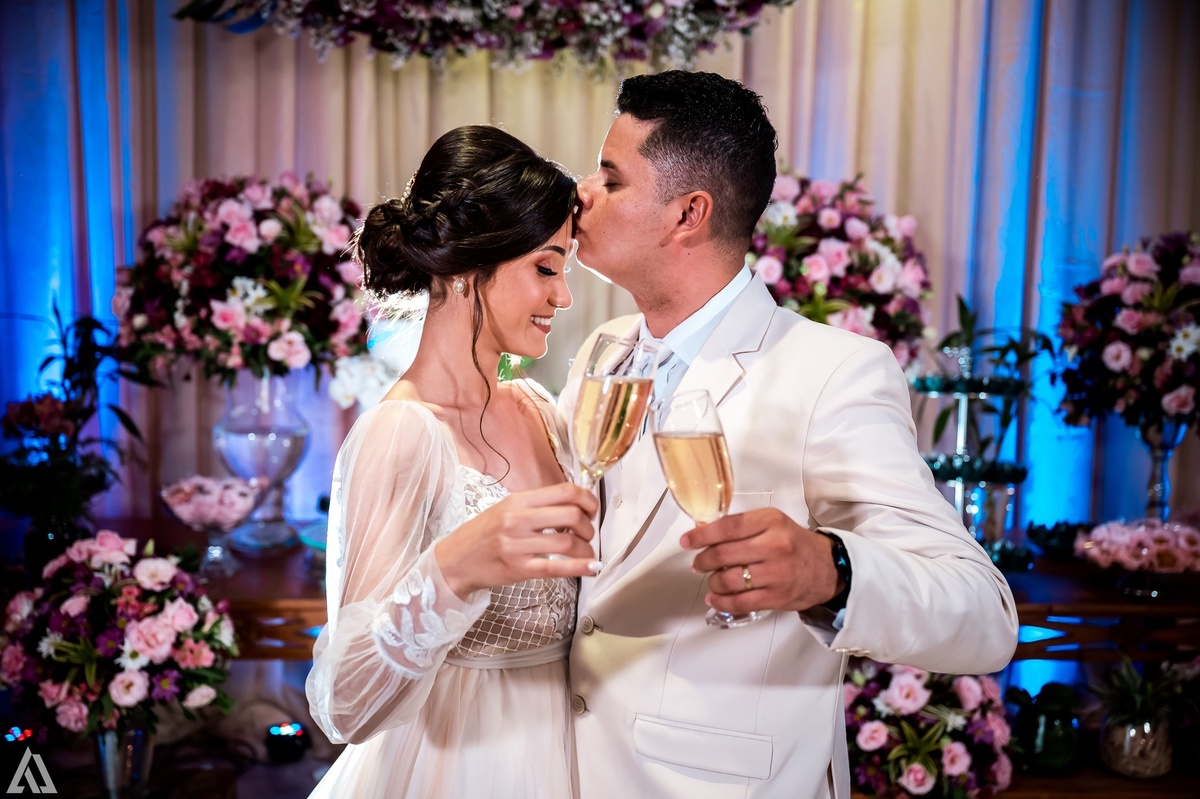 Wedding Casamento Buffet Making Off Decoração Cerimonialista Fotógrafo Vestido Noiva Noivo Camila Hoffmann Cerimonial Elimeire Assessoria de Evento Dani Vidal Vila Nova La Belle Maison Lena Buffet Casarão Penedo Diva Buffet Buquê Resende Penedo Itatiaia