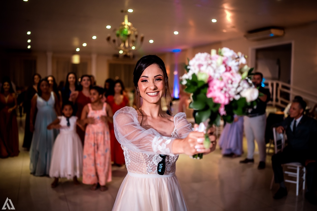Wedding Casamento Buffet Making Off Decoração Cerimonialista Fotógrafo Vestido Noiva Noivo Camila Hoffmann Cerimonial Elimeire Assessoria de Evento Dani Vidal Vila Nova La Belle Maison Lena Buffet Casarão Penedo Diva Buffet Buquê Resende Penedo Itatiaia