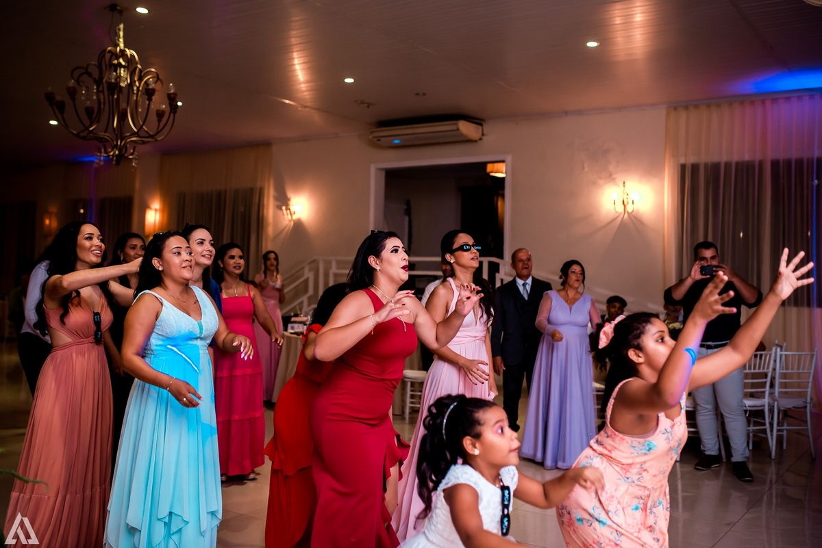 Wedding Casamento Buffet Making Off Decoração Cerimonialista Fotógrafo Vestido Noiva Noivo Camila Hoffmann Cerimonial Elimeire Assessoria de Evento Dani Vidal Vila Nova La Belle Maison Lena Buffet Casarão Penedo Diva Buffet Buquê Resende Penedo Itatiaia