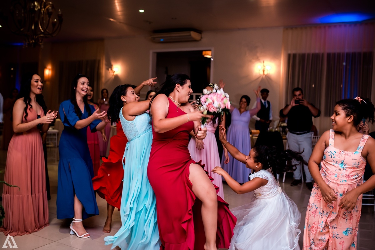 Wedding Casamento Buffet Making Off Decoração Cerimonialista Fotógrafo Vestido Noiva Noivo Camila Hoffmann Cerimonial Elimeire Assessoria de Evento Dani Vidal Vila Nova La Belle Maison Lena Buffet Casarão Penedo Diva Buffet Buquê Resende Penedo Itatiaia