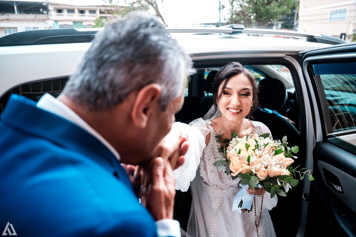 Wedding Casamento Buffet Making Off Decoração Cerimonialista Fotógrafo Vestido Noiva Noivo Camila Hoffmann Cerimonial Elimeire Assessoria de Evento Dani Vidal Vila Nova La Belle Maison Lena Buffet Casarão Penedo Diva Buffet Buquê Resende Penedo Itatiaia