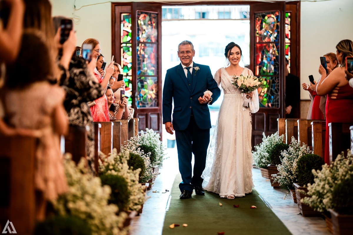 Wedding Casamento Buffet Making Off Decoração Cerimonialista Fotógrafo Vestido Noiva Noivo Camila Hoffmann Cerimonial Elimeire Assessoria de Evento Dani Vidal Vila Nova La Belle Maison Lena Buffet Casarão Penedo Diva Buffet Buquê Resende Penedo Itatiaia