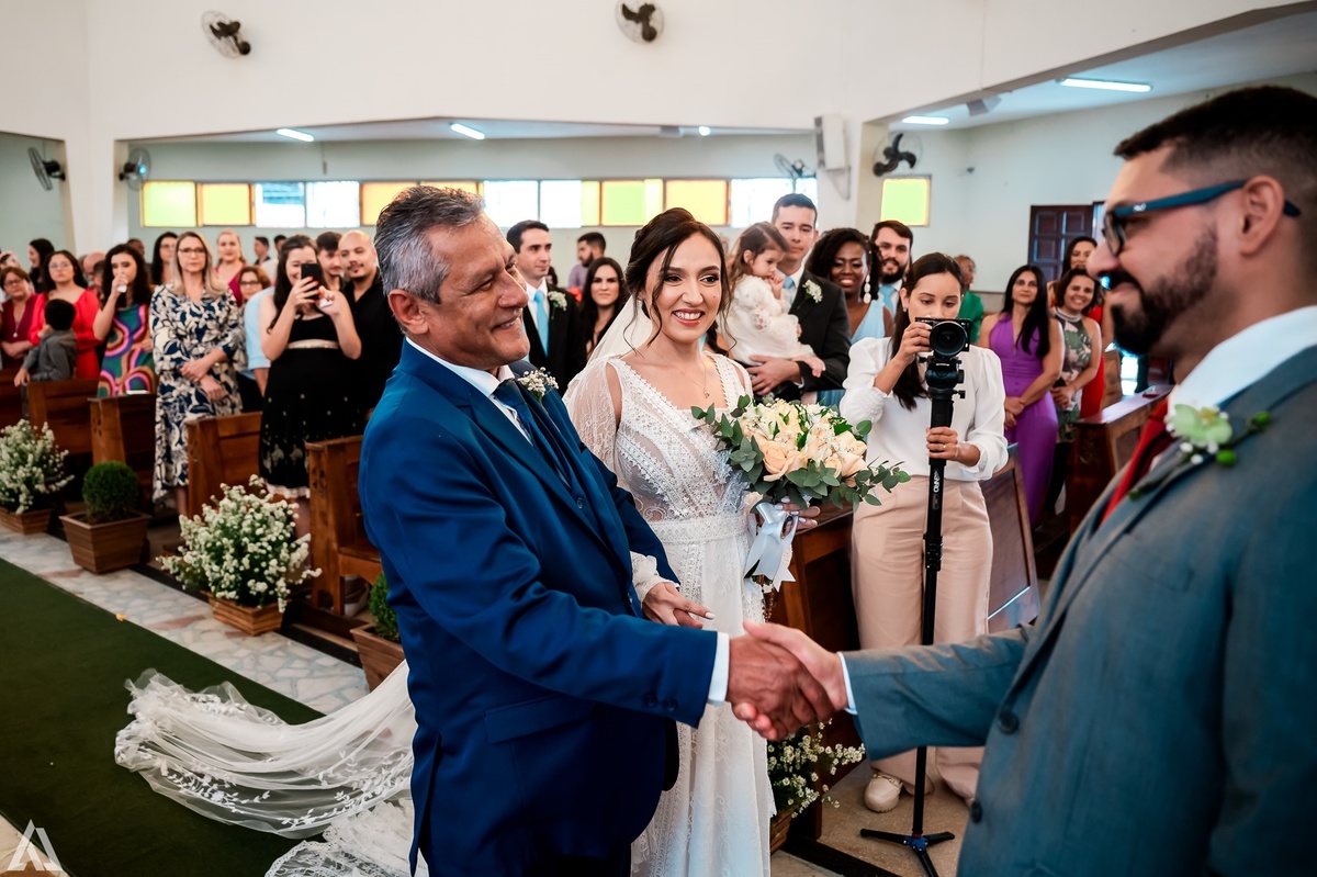 Wedding Casamento Buffet Making Off Decoração Cerimonialista Fotógrafo Vestido Noiva Noivo Camila Hoffmann Cerimonial Elimeire Assessoria de Evento Dani Vidal Vila Nova La Belle Maison Lena Buffet Casarão Penedo Diva Buffet Buquê Resende Penedo Itatiaia