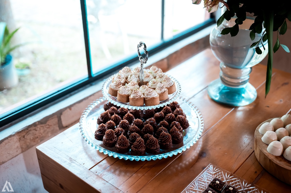 Wedding Casamento Buffet Making Off Decoração Cerimonialista Fotógrafo Vestido Noiva Noivo Camila Hoffmann Cerimonial Elimeire Assessoria de Evento Dani Vidal Vila Nova La Belle Maison Lena Buffet Casarão Penedo Diva Buffet Buquê Resende Penedo Itatiaia