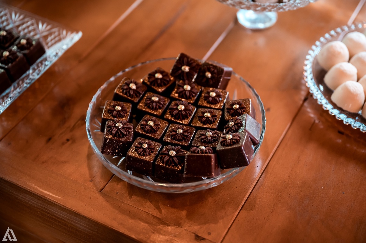 Wedding Casamento Buffet Making Off Decoração Cerimonialista Fotógrafo Vestido Noiva Noivo Camila Hoffmann Cerimonial Elimeire Assessoria de Evento Dani Vidal Vila Nova La Belle Maison Lena Buffet Casarão Penedo Diva Buffet Buquê Resende Penedo Itatiaia