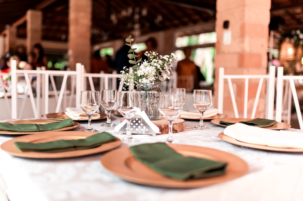 Wedding Casamento Buffet Making Off Decoração Cerimonialista Fotógrafo Vestido Noiva Noivo Camila Hoffmann Cerimonial Elimeire Assessoria de Evento Dani Vidal Vila Nova La Belle Maison Lena Buffet Casarão Penedo Diva Buffet Buquê Resende Penedo Itatiaia