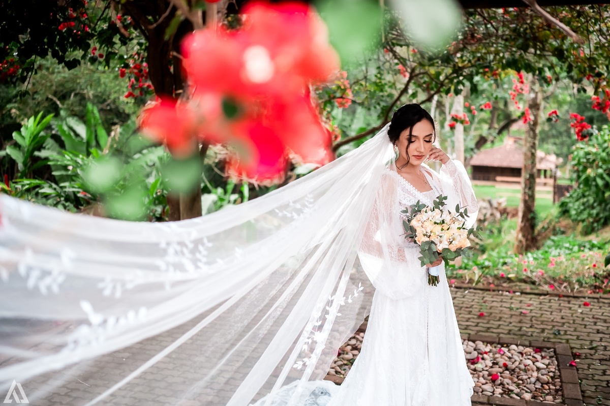 Wedding Casamento Buffet Making Off Decoração Cerimonialista Fotógrafo Vestido Noiva Noivo Camila Hoffmann Cerimonial Elimeire Assessoria de Evento Dani Vidal Vila Nova La Belle Maison Lena Buffet Casarão Penedo Diva Buffet Buquê Resende Penedo Itatiaia