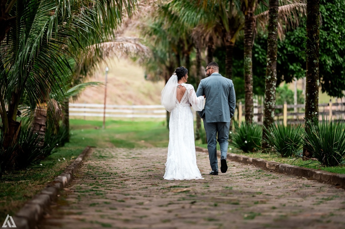 Wedding Casamento Buffet Making Off Decoração Cerimonialista Fotógrafo Vestido Noiva Noivo Camila Hoffmann Cerimonial Elimeire Assessoria de Evento Dani Vidal Vila Nova La Belle Maison Lena Buffet Casarão Penedo Diva Buffet Buquê Resende Penedo Itatiaia
