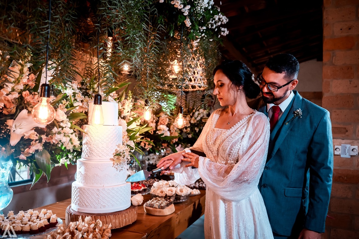 Wedding Casamento Buffet Making Off Decoração Cerimonialista Fotógrafo Vestido Noiva Noivo Camila Hoffmann Cerimonial Elimeire Assessoria de Evento Dani Vidal Vila Nova La Belle Maison Lena Buffet Casarão Penedo Diva Buffet Buquê Resende Penedo Itatiaia