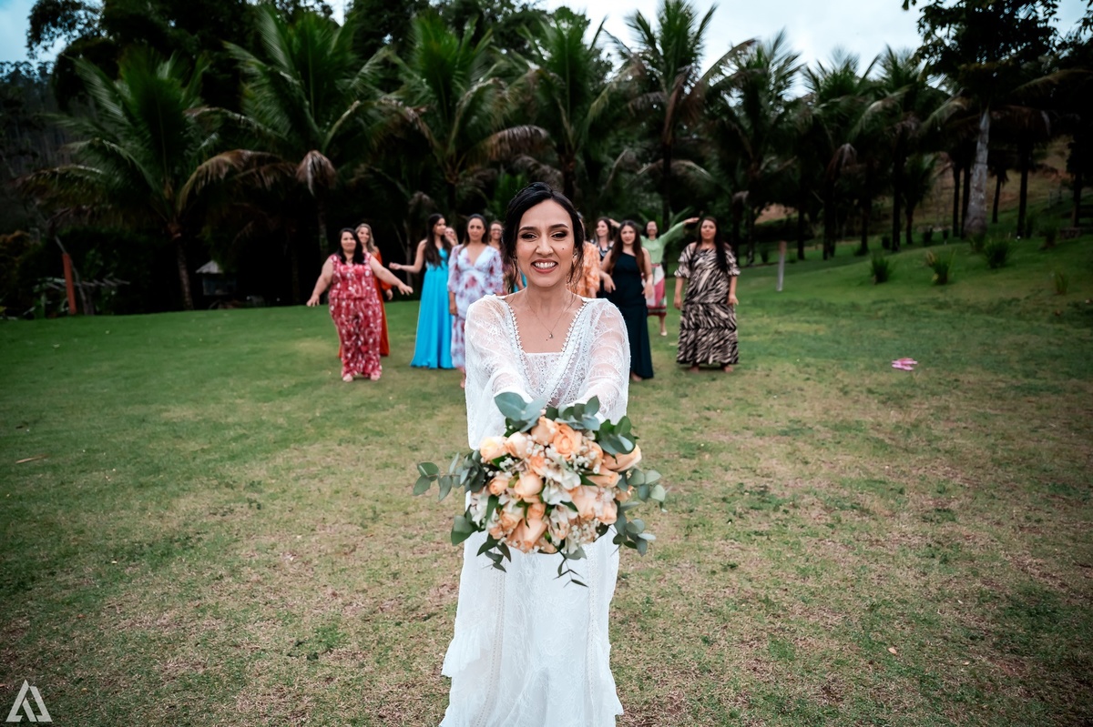 Wedding Casamento Buffet Making Off Decoração Cerimonialista Fotógrafo Vestido Noiva Noivo Camila Hoffmann Cerimonial Elimeire Assessoria de Evento Dani Vidal Vila Nova La Belle Maison Lena Buffet Casarão Penedo Diva Buffet Buquê Resende Penedo Itatiaia