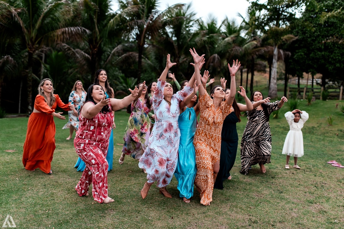 Wedding Casamento Buffet Making Off Decoração Cerimonialista Fotógrafo Vestido Noiva Noivo Camila Hoffmann Cerimonial Elimeire Assessoria de Evento Dani Vidal Vila Nova La Belle Maison Lena Buffet Casarão Penedo Diva Buffet Buquê Resende Penedo Itatiaia