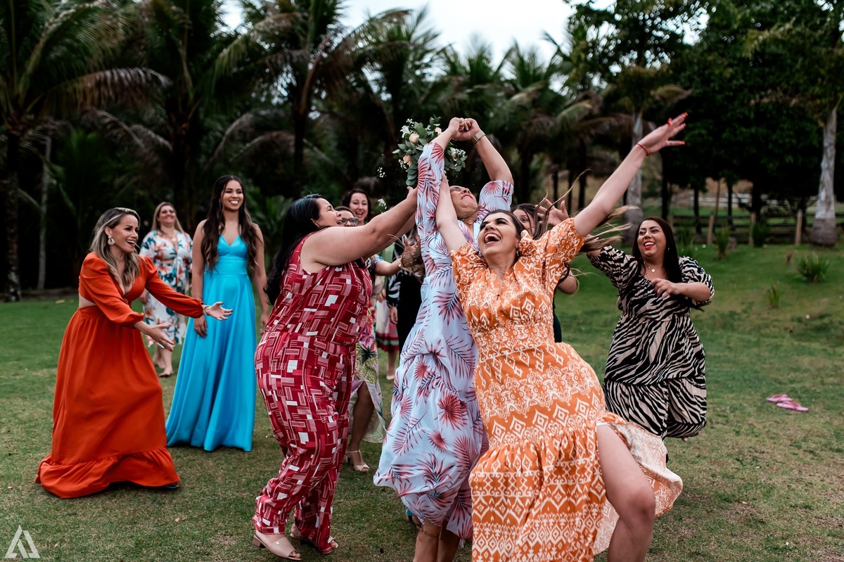Wedding Casamento Buffet Making Off Decoração Cerimonialista Fotógrafo Vestido Noiva Noivo Camila Hoffmann Cerimonial Elimeire Assessoria de Evento Dani Vidal Vila Nova La Belle Maison Lena Buffet Casarão Penedo Diva Buffet Buquê Resende Penedo Itatiaia