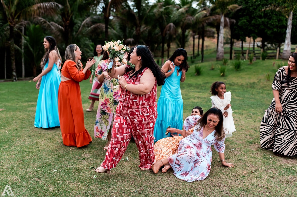 Wedding Casamento Buffet Making Off Decoração Cerimonialista Fotógrafo Vestido Noiva Noivo Camila Hoffmann Cerimonial Elimeire Assessoria de Evento Dani Vidal Vila Nova La Belle Maison Lena Buffet Casarão Penedo Diva Buffet Buquê Resende Penedo Itatiaia