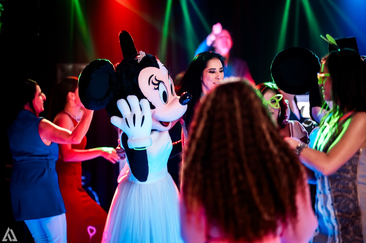 Wedding Casamento Buffet Making Off Decoração Cerimonialista Fotógrafo Vestido Noiva Noivo Camila Hoffmann Cerimonial Elimeire Assessoria de Evento Dani Vidal Vila Nova La Belle Maison Lena Buffet Casarão Penedo Diva Buffet Buquê Resende Penedo Itatiaia