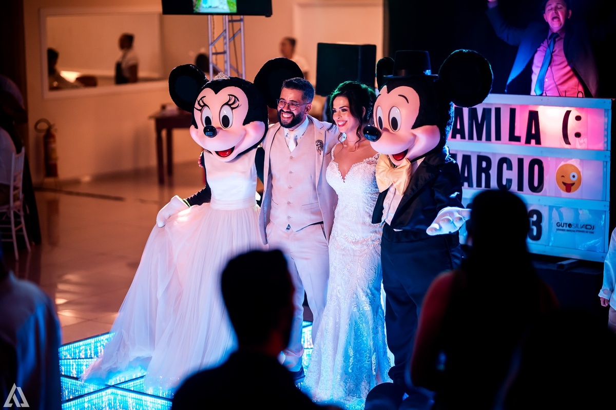 Wedding Casamento Buffet Making Off Decoração Cerimonialista Fotógrafo Vestido Noiva Noivo Camila Hoffmann Cerimonial Elimeire Assessoria de Evento Dani Vidal Vila Nova La Belle Maison Lena Buffet Casarão Penedo Diva Buffet Buquê Resende Penedo Itatiaia