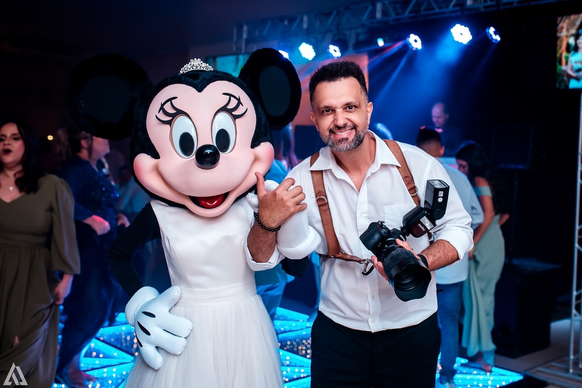 Wedding Casamento Buffet Making Off Decoração Cerimonialista Fotógrafo Vestido Noiva Noivo Camila Hoffmann Cerimonial Elimeire Assessoria de Evento Dani Vidal Vila Nova La Belle Maison Lena Buffet Casarão Penedo Diva Buffet Buquê Resende Penedo Itatiaia