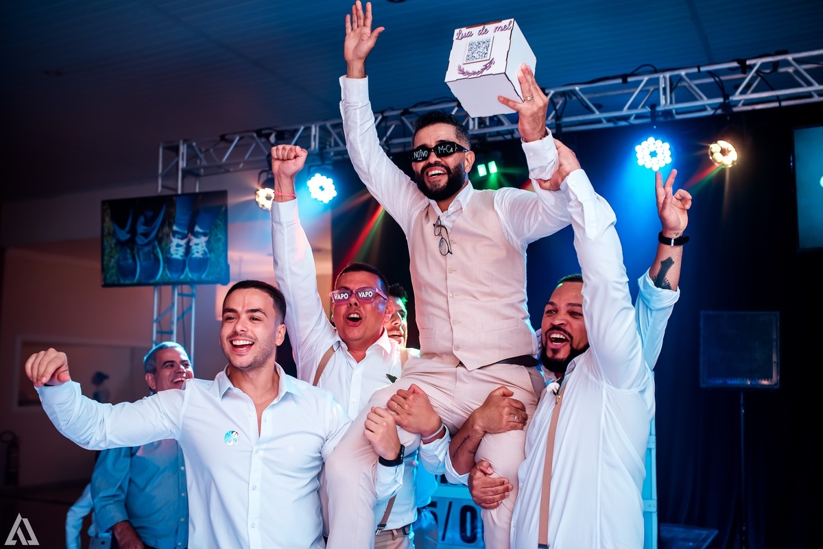 Wedding Casamento Buffet Making Off Decoração Cerimonialista Fotógrafo Vestido Noiva Noivo Camila Hoffmann Cerimonial Elimeire Assessoria de Evento Dani Vidal Vila Nova La Belle Maison Lena Buffet Casarão Penedo Diva Buffet Buquê Resende Penedo Itatiaia