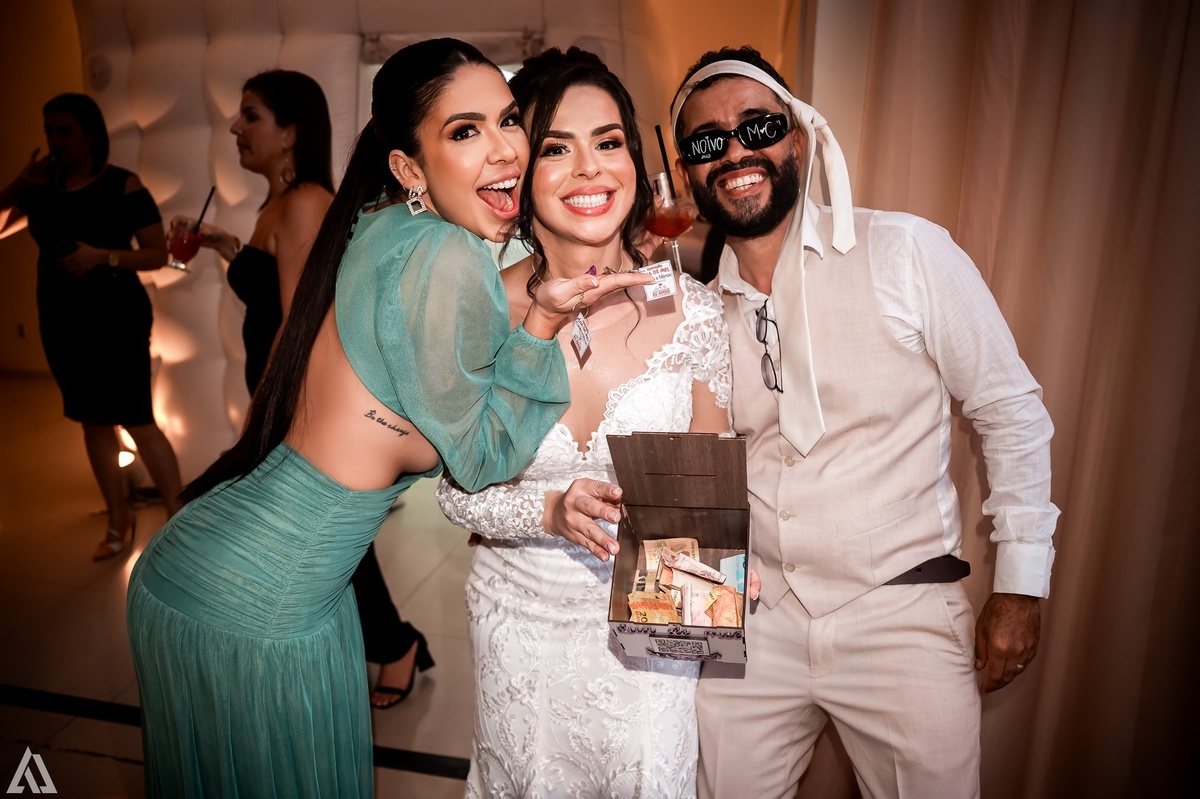 Wedding Casamento Buffet Making Off Decoração Cerimonialista Fotógrafo Vestido Noiva Noivo Camila Hoffmann Cerimonial Elimeire Assessoria de Evento Dani Vidal Vila Nova La Belle Maison Lena Buffet Casarão Penedo Diva Buffet Buquê Resende Penedo Itatiaia