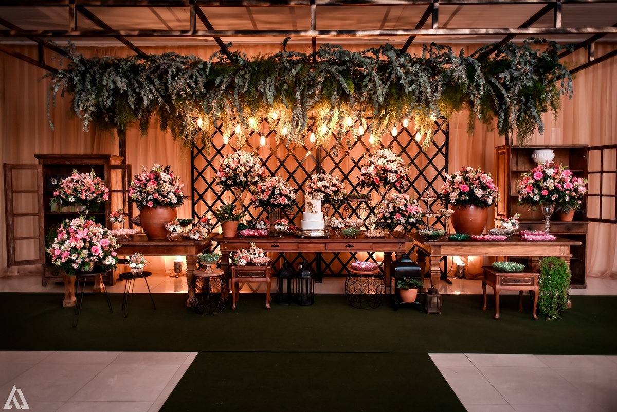 Wedding Casamento Buffet Making Off Decoração Cerimonialista Fotógrafo Vestido Noiva Noivo Camila Hoffmann Cerimonial Elimeire Assessoria de Evento Dani Vidal Vila Nova La Belle Maison Lena Buffet Casarão Penedo Diva Buffet Buquê Resende Penedo Itatiaia