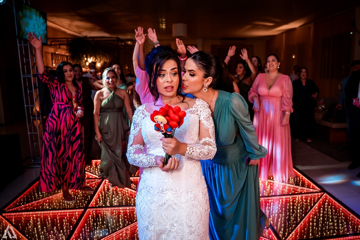 Wedding Casamento Buffet Making Off Decoração Cerimonialista Fotógrafo Vestido Noiva Noivo Camila Hoffmann Cerimonial Elimeire Assessoria de Evento Dani Vidal Vila Nova La Belle Maison Lena Buffet Casarão Penedo Diva Buffet Buquê Resende Penedo Itatiaia