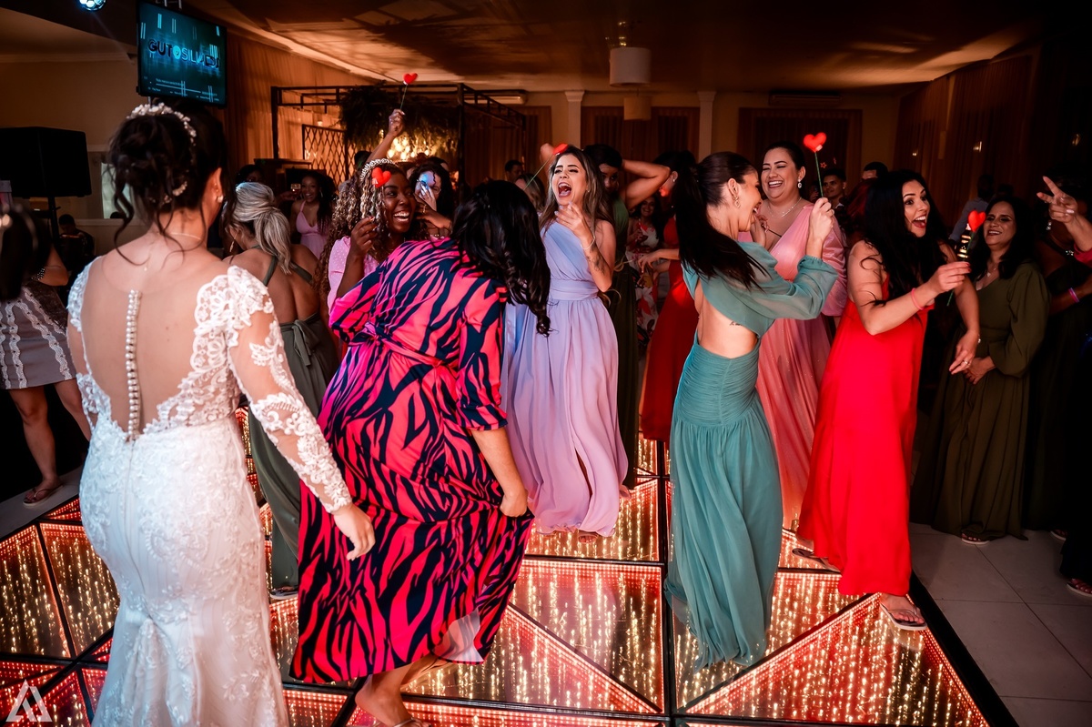 Wedding Casamento Buffet Making Off Decoração Cerimonialista Fotógrafo Vestido Noiva Noivo Camila Hoffmann Cerimonial Elimeire Assessoria de Evento Dani Vidal Vila Nova La Belle Maison Lena Buffet Casarão Penedo Diva Buffet Buquê Resende Penedo Itatiaia