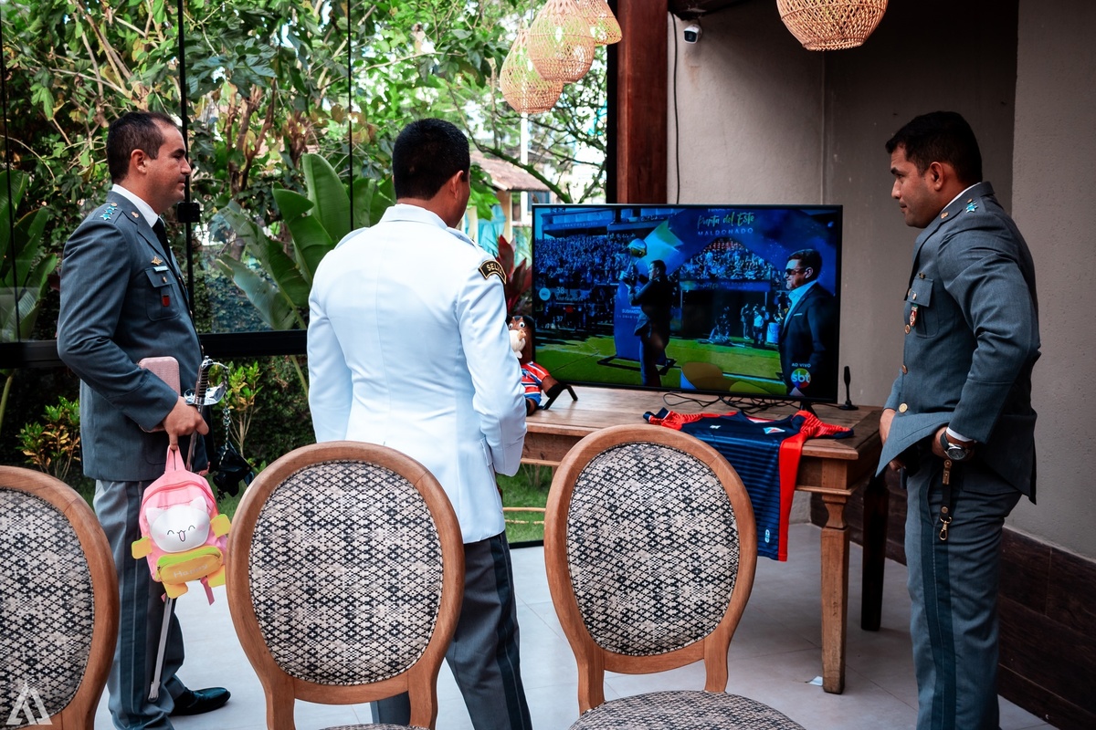 Wedding Casamento Buffet Making Off Decoração Cerimonialista Fotógrafo Vestido Noiva Noivo Camila Hoffmann Cerimonial Elimeire Assessoria de Evento Dani Vidal Vila Nova La Belle Maison Lena Buffet Casarão Penedo Diva Buffet Buquê Resende Penedo Itatiaia