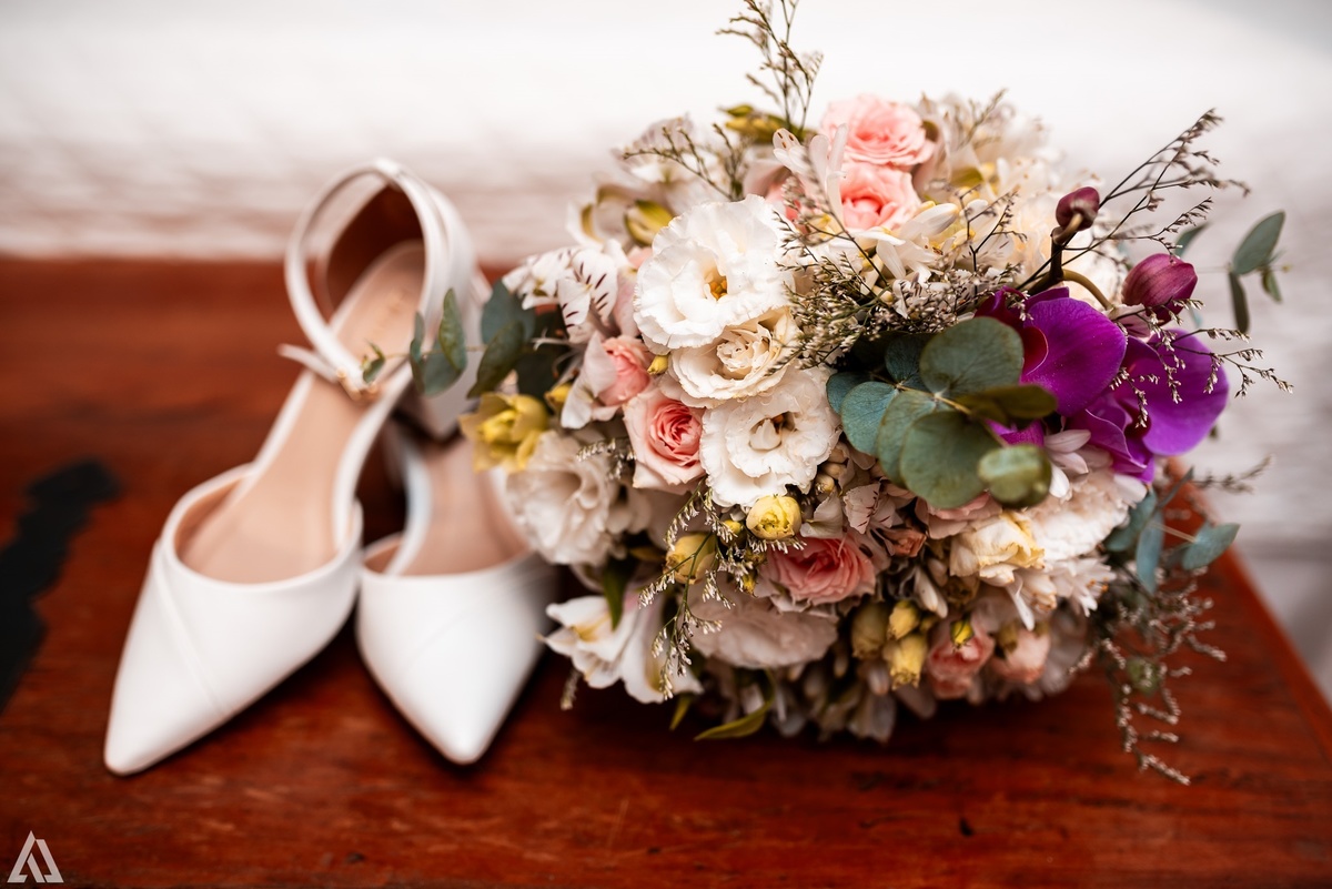 Wedding Casamento Buffet Making Off Decoração Cerimonialista Fotógrafo Vestido Noiva Noivo Camila Hoffmann Cerimonial Elimeire Assessoria de Evento Dani Vidal Vila Nova La Belle Maison Lena Buffet Casarão Penedo Diva Buffet Buquê Resende Penedo Itatiaia