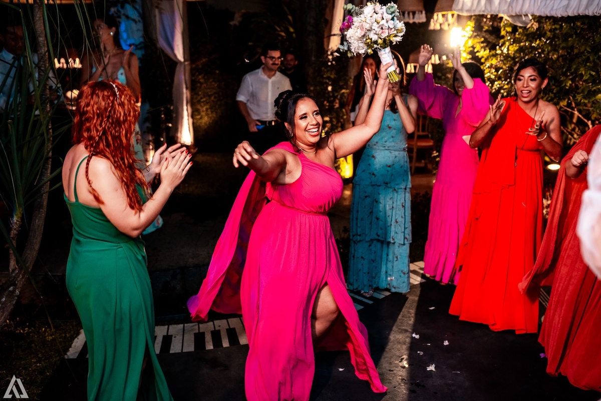 Wedding Casamento Buffet Making Off Decoração Cerimonialista Fotógrafo Vestido Noiva Noivo Camila Hoffmann Cerimonial Elimeire Assessoria de Evento Dani Vidal Vila Nova La Belle Maison Lena Buffet Casarão Penedo Diva Buffet Buquê Resende Penedo Itatiaia