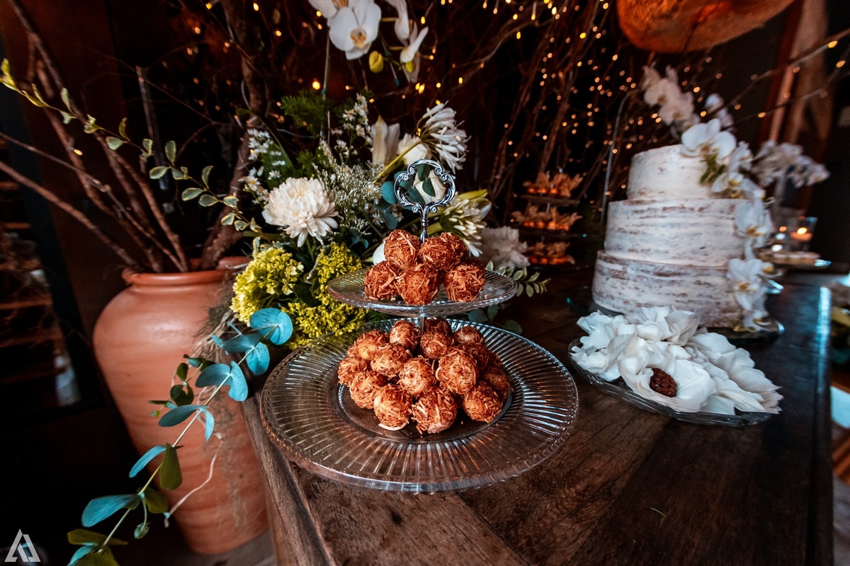 Wedding Casamento Buffet Making Off Decoração Cerimonialista Fotógrafo Vestido Noiva Noivo Camila Hoffmann Cerimonial Elimeire Assessoria de Evento Dani Vidal Vila Nova La Belle Maison Lena Buffet Casarão Penedo Diva Buffet Buquê Resende Penedo Itatiaia