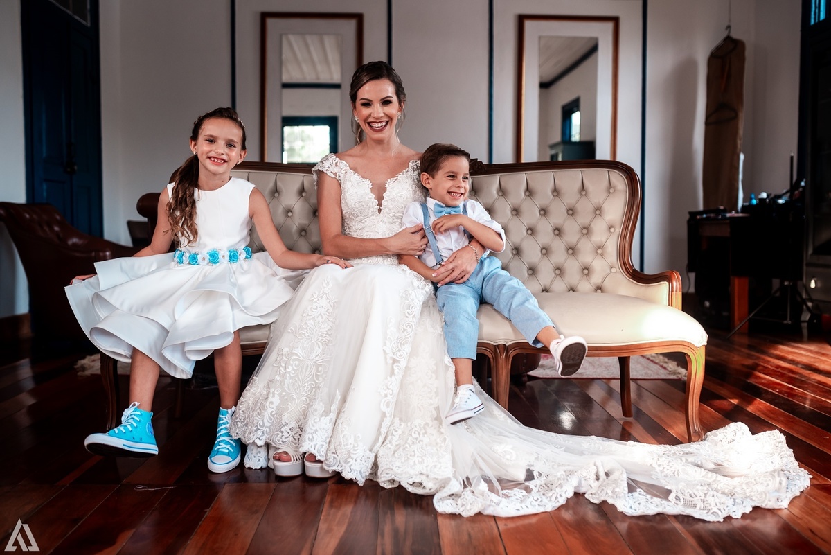 Wedding Casamento Buffet Making Off Decoração Cerimonialista Fotógrafo Vestido Noiva Noivo Camila Hoffmann Cerimonial Elimeire Assessoria de Evento Dani Vidal Vila Nova La Belle Maison Lena Buffet Casarão Penedo Diva Buffet Buquê Resende Penedo 