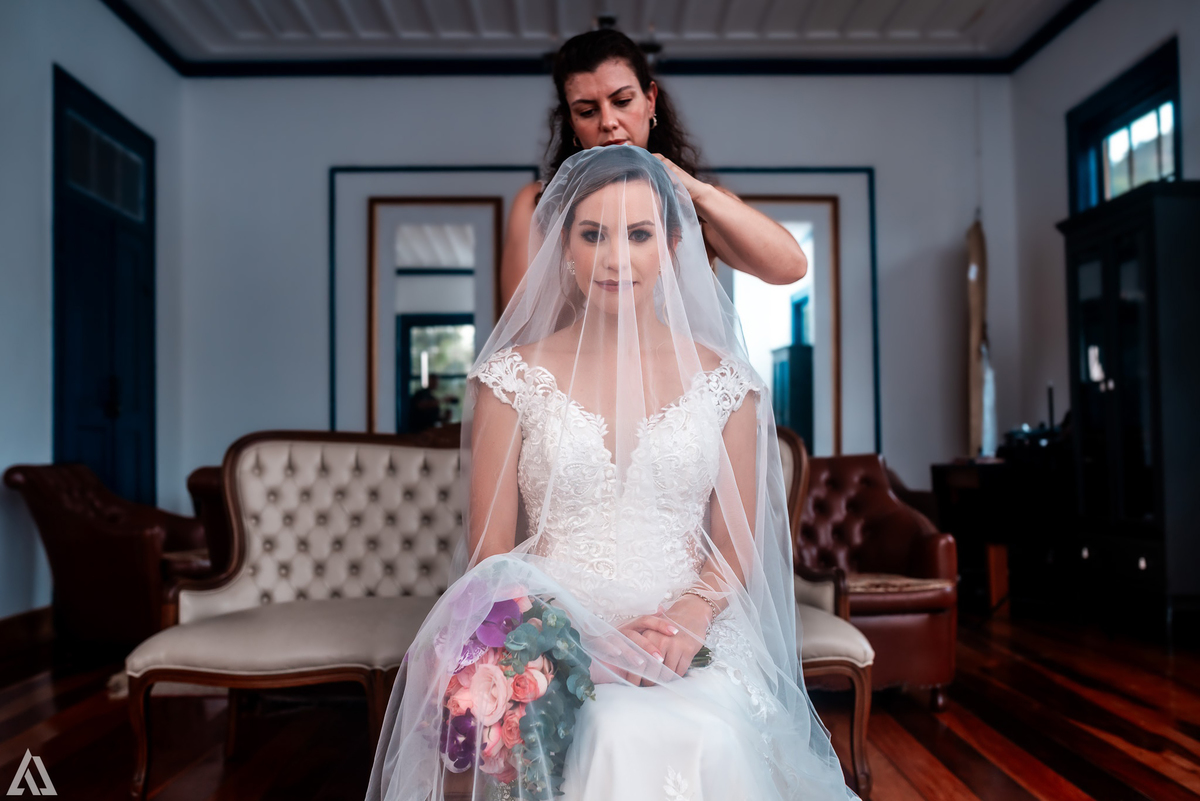 Wedding Casamento Buffet Making Off Decoração Cerimonialista Fotógrafo Vestido Noiva Noivo Camila Hoffmann Cerimonial Elimeire Assessoria de Evento Dani Vidal Vila Nova La Belle Maison Lena Buffet Casarão Penedo Diva Buffet Buquê Resende Penedo 