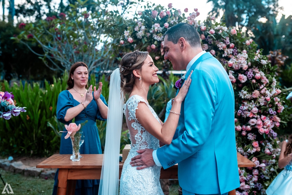 Wedding Casamento Buffet Making Off Decoração Cerimonialista Fotógrafo Vestido Noiva Noivo Camila Hoffmann Cerimonial Elimeire Assessoria de Evento Dani Vidal Vila Nova La Belle Maison Lena Buffet Casarão Penedo Diva Buffet Buquê Resende Penedo 