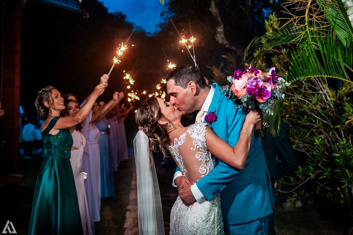 Wedding Casamento Buffet Making Off Decoração Cerimonialista Fotógrafo Vestido Noiva Noivo Camila Hoffmann Cerimonial Elimeire Assessoria de Evento Dani Vidal Vila Nova La Belle Maison Lena Buffet Casarão Penedo Diva Buffet Buquê Resende Penedo 