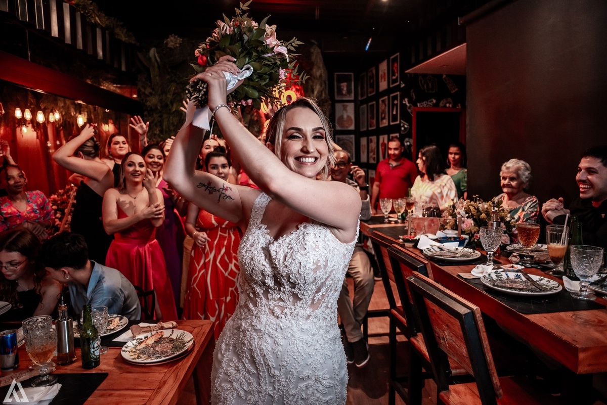 Wedding Casamento Buffet Making Off Decoração Cerimonialista Fotógrafo Vestido Noiva Noivo Camila Hoffmann Cerimonial Elimeire Assessoria de Evento Dani Vidal Vila Nova La Belle Maison Lena Buffet Casarão Penedo Diva Buffet Buquê Resende Penedo 