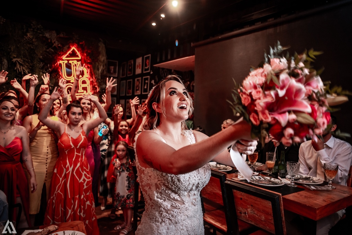 Wedding Casamento Buffet Making Off Decoração Cerimonialista Fotógrafo Vestido Noiva Noivo Camila Hoffmann Cerimonial Elimeire Assessoria de Evento Dani Vidal Vila Nova La Belle Maison Lena Buffet Casarão Penedo Diva Buffet Buquê Resende Penedo 