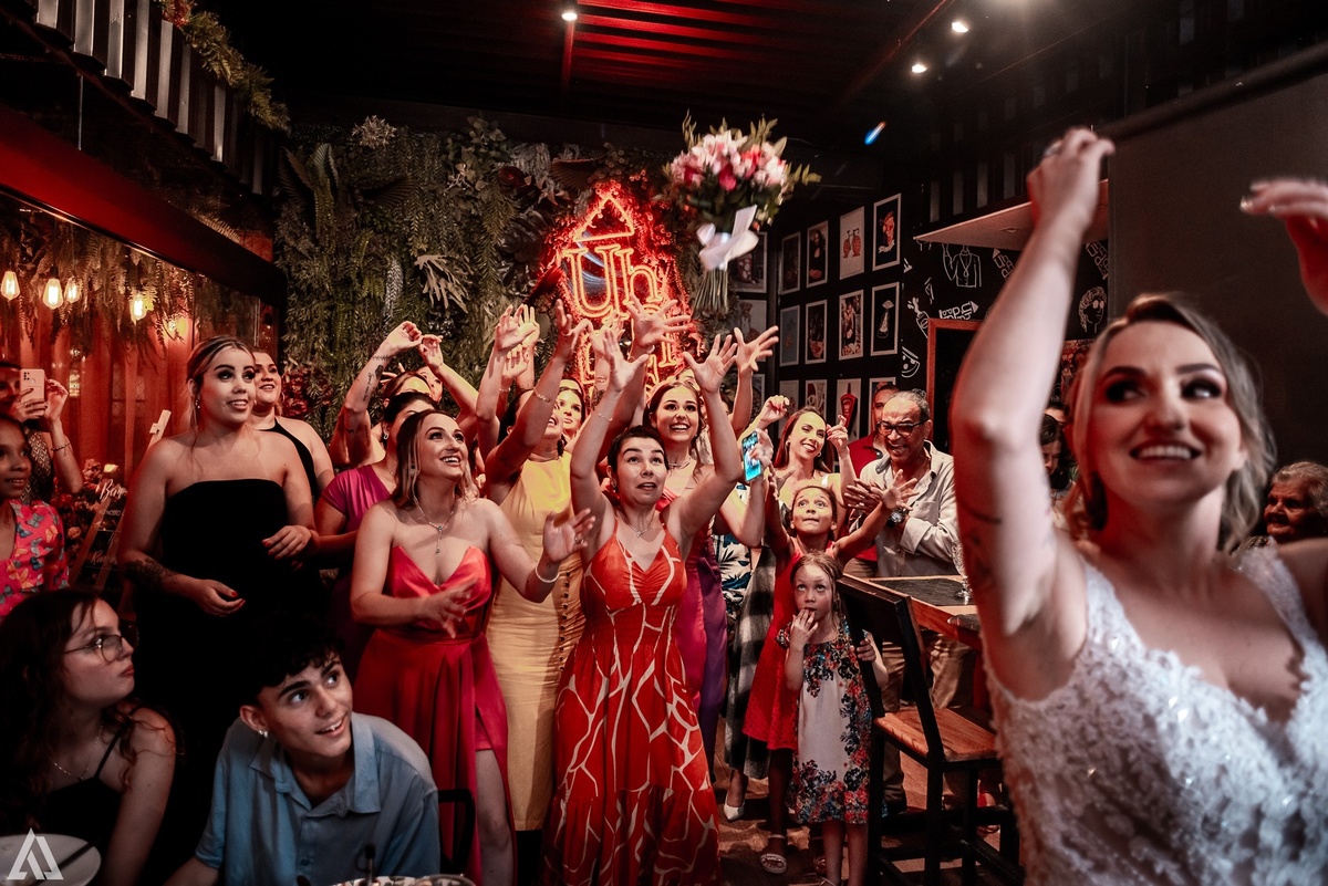 Wedding Casamento Buffet Making Off Decoração Cerimonialista Fotógrafo Vestido Noiva Noivo Camila Hoffmann Cerimonial Elimeire Assessoria de Evento Dani Vidal Vila Nova La Belle Maison Lena Buffet Casarão Penedo Diva Buffet Buquê Resende Penedo 