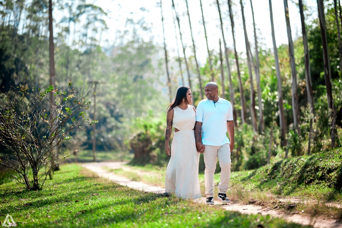 Wedding Casamento Buffet Making Off Decoração Cerimonialista Fotógrafo Vestido Foto Noivo Noiva Camila Hoffmann Cerimonial Elimeire Tatiana Sousa Assessoria Dani Vidal La Belle Maison Lena Buffet Casarão Penedo Diva Buffet Buquê Resende Penedo Itatiaia 