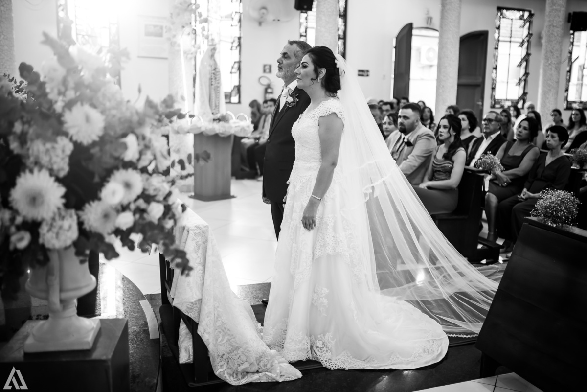 Wedding Casamento Buffet Making Off Decoração Cerimonialista Fotógrafo Vestido Noiva Noivo Camila Hoffmann Cerimonial Elimeire Assessoria de Evento Dani Vidal Vila Nova La Belle Maison Lena Buffet Casarão Penedo Diva Buffet Buquê Resende Penedo 