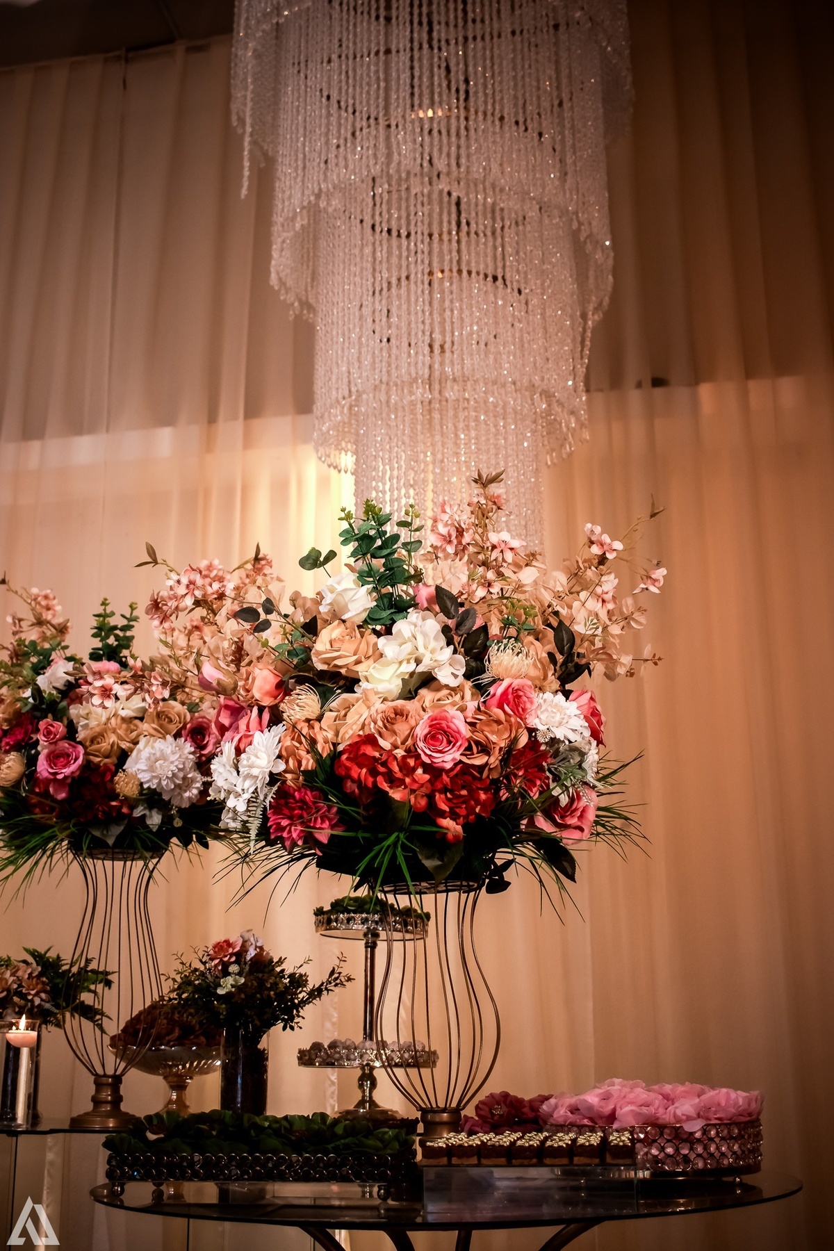 Wedding Casamento Buffet Making Off Decoração Cerimonialista Fotógrafo Vestido Noiva Noivo Camila Hoffmann Cerimonial Elimeire Assessoria de Evento Dani Vidal Vila Nova La Belle Maison Lena Buffet Casarão Penedo Diva Buffet Buquê Resende Penedo 