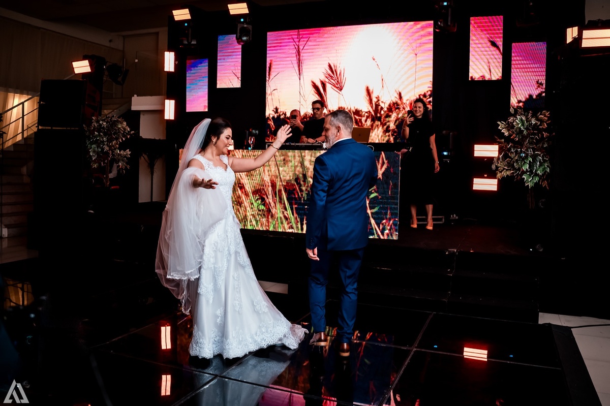 Wedding Casamento Buffet Making Off Decoração Cerimonialista Fotógrafo Vestido Noiva Noivo Camila Hoffmann Cerimonial Elimeire Assessoria de Evento Dani Vidal Vila Nova La Belle Maison Lena Buffet Casarão Penedo Diva Buffet Buquê Resende Penedo 