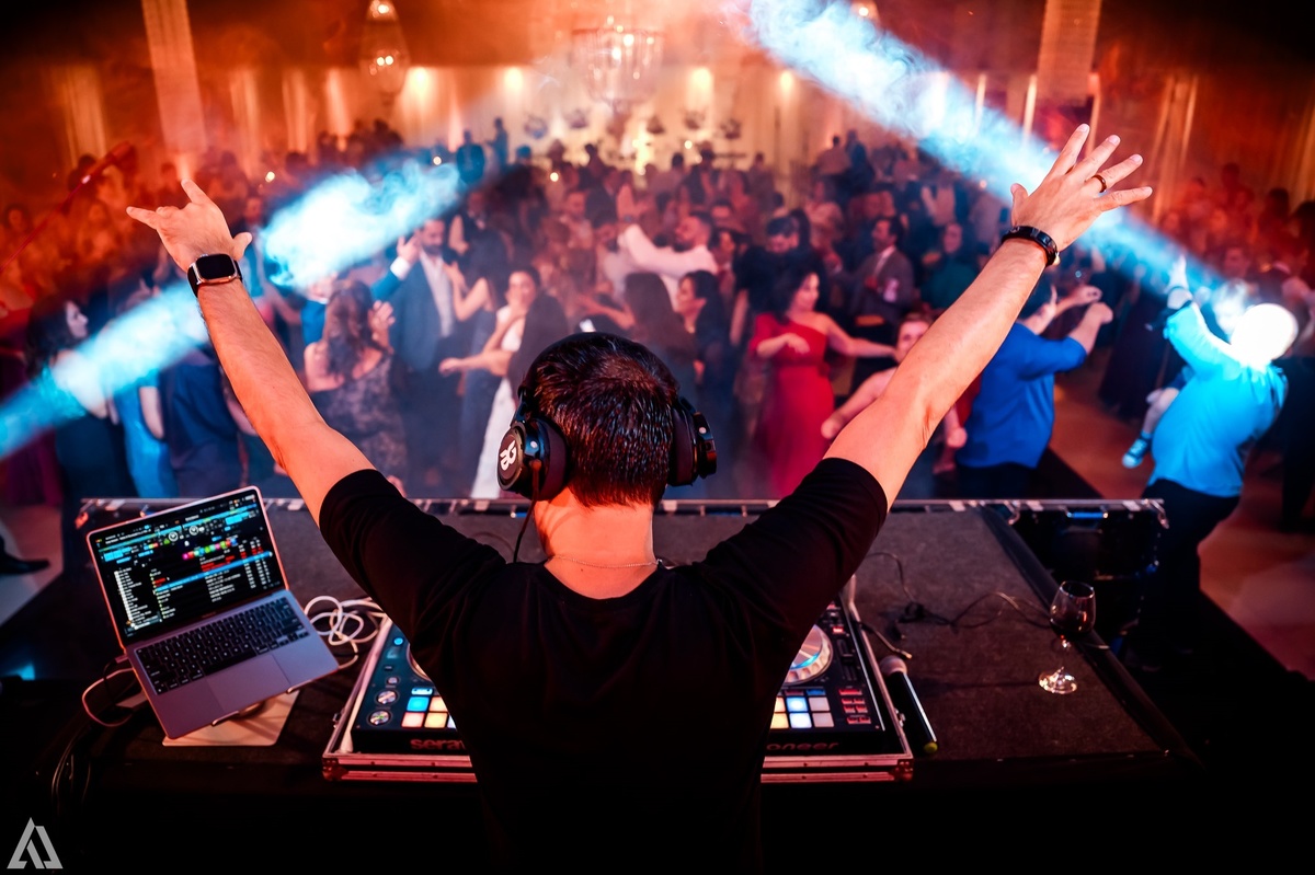 Wedding Casamento Buffet Making Off Decoração Cerimonialista Fotógrafo Vestido Noiva Noivo Camila Hoffmann Cerimonial Elimeire Assessoria de Evento Dani Vidal Vila Nova La Belle Maison Lena Buffet Casarão Penedo Diva Buffet Buquê Resende Penedo 