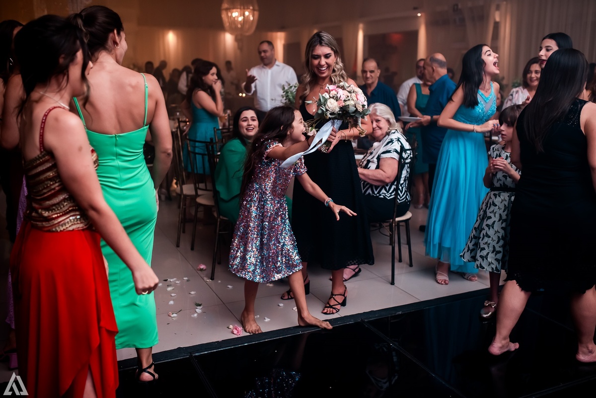 Wedding Casamento Buffet Making Off Decoração Cerimonialista Fotógrafo Vestido Noiva Noivo Camila Hoffmann Cerimonial Elimeire Assessoria de Evento Dani Vidal Vila Nova La Belle Maison Lena Buffet Casarão Penedo Diva Buffet Buquê Resende Penedo 