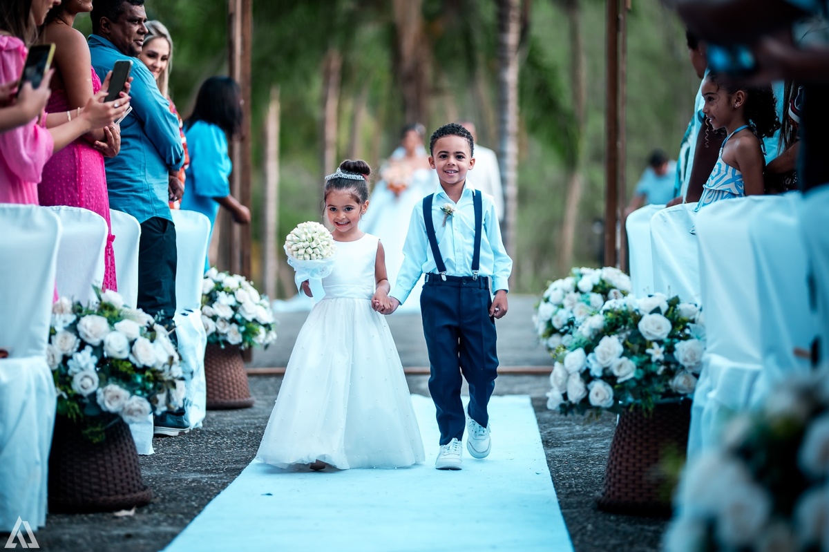 Wedding Casamento Buffet Making Off Decoração Cerimonialista Fotógrafo Vestido Noiva Noivo Camila Hoffmann Cerimonial Elimeire Assessoria de Evento Dani Vidal Vila Nova La Belle Maison Lena Buffet Casarão Penedo Diva Buffet Buquê Resende Penedo 