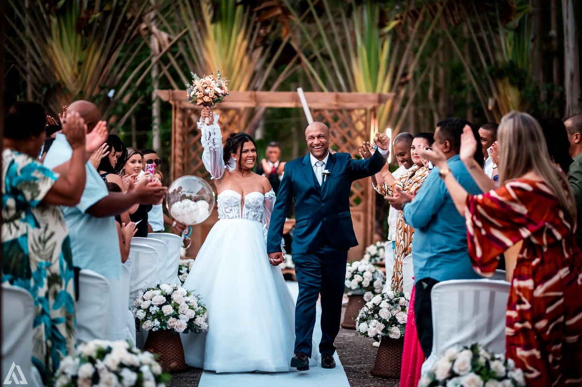 Wedding Casamento Buffet Making Off Decoração Cerimonialista Fotógrafo Vestido Noiva Noivo Camila Hoffmann Cerimonial Elimeire Assessoria de Evento Dani Vidal Vila Nova La Belle Maison Lena Buffet Casarão Penedo Diva Buffet Buquê Resende Penedo 