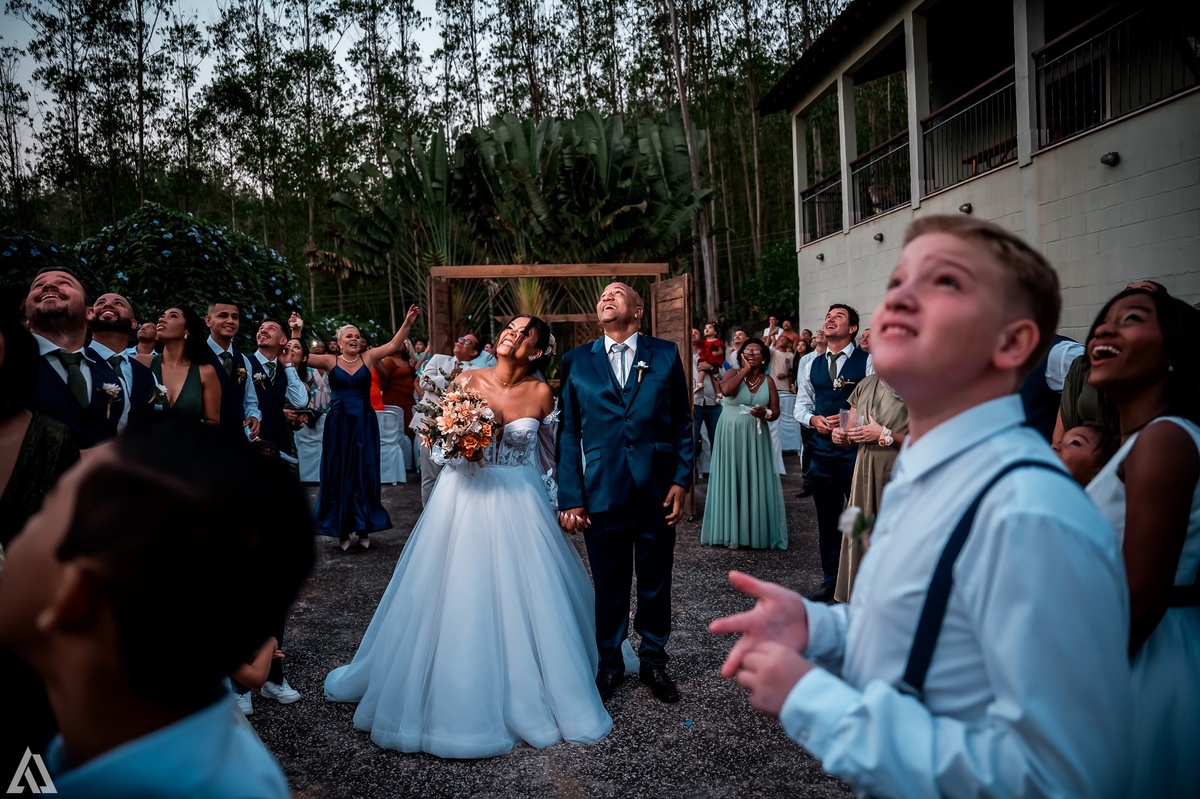 Wedding Casamento Buffet Making Off Decoração Cerimonialista Fotógrafo Vestido Noiva Noivo Camila Hoffmann Cerimonial Elimeire Assessoria de Evento Dani Vidal Vila Nova La Belle Maison Lena Buffet Casarão Penedo Diva Buffet Buquê Resende Penedo 